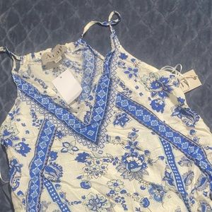 Bandanna Style Tank top Blue and White Paisley print. Size Small